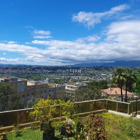 2 Pieces Avec Piscine Et Vue Et Climatisation Nice